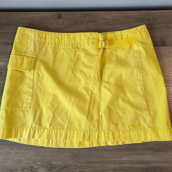 Roxy Quiksilver Juniors Yellow Skirt with pocket size 7 preowned - Picture 1 of 4